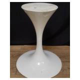 Eero Saarinen-style tulip table table