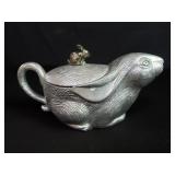 Aluminum rabbit teapot