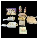 Lot of vintage items