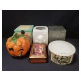 Group of jack in the box, cover bowl, napkin