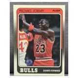 1988-89 Fleer #17 Michael Jordan Basketball Card.