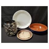Tub of miscellaneous items: pottery bowls,
