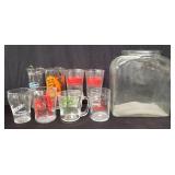 Group of vintage miscellaneous glass items, box