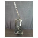 Metal hand riveted machine