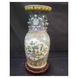 Chinese rose porcelain vase with stand