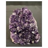 Amethyst quartz specimen