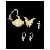Lot of vintage silver pendants & earrings