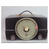 1953 bakelite am Zenith radio model K526Y