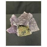 Amethyst quartz specimen