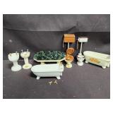 Lot of assorted bathroom dollhouse decorations