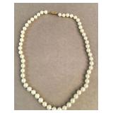 Vintage hand-knotted cultured pearl necklace