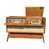 Vintage Braun MCM record player & radio console
