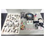 Box of miscellaneous Hot Wheels car case,