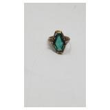 10kt gold Victorian ring with green stone and
