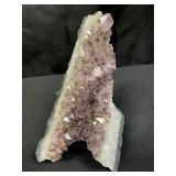 Amethyst quartz specimen