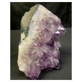 Amethyst quartz specimen
