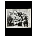 Joe DiMaggio at Marilyn Monroe