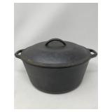 Lodge cast iron Dutch oven