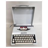 Vintage Royal signet portable typewriter