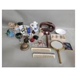 Box of miscellaneous knick knacks