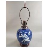 Chinese-style blue and white porcelain table lamp