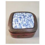 Vintage Chinese porcelain and lacquered trinket