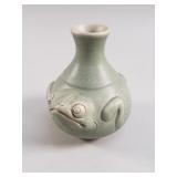 Ceramic frog vase
