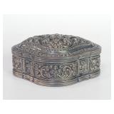 Antique Chinese silver snuff box with engraved