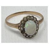 Vintage 10k gold and opal ring