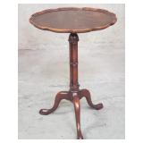 Antique Georgian mahogany pie crust wine table