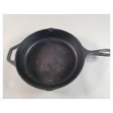 Lodge cast iron skillet