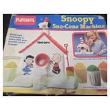 Vintage 1989 Snoopy sno cone machine