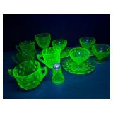 14pc vintage Jeannette Cubist uranium glass set
