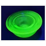 4 vintage nesting bowls uranium/depression glass