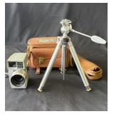 Vintage Revere model 118 8mm movie camera