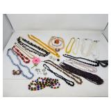 Vintage costume jewelry, beads, artglass,
