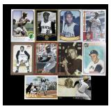 Lot of Roberto Clemente baseball cards