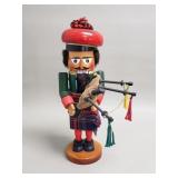 Steinbach Volkskunst Scottish bagpiper nut