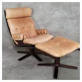 Van Den Berg Furniture Industries leather arm