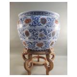Vintage Chinese porcelain fishbowl planter with
