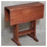 Stickley cherry wood drop leaf side table