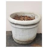2 pcs Henri Studio inc. cement planter