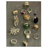Group of vintage costume rings