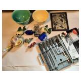Vintage items: Vernon Kils mixing bowls, knife set