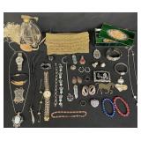 Group of vintage womenï¿½s accessories