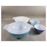 4 vintage Pyrex bowls