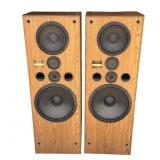 Pair of vintage Pioneer CS-K735 tower speakers