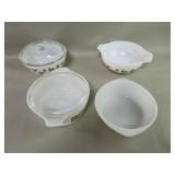 Group of vintage Pyrex mixing bowls