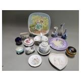 Porcelain trinket boxes, Delft vases, plates,