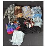 Lot of 10 scarves